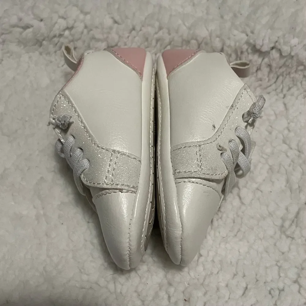 Carter's girls White Baby Soft Sole Shoes First Walker laced Sneakers 6-12 month